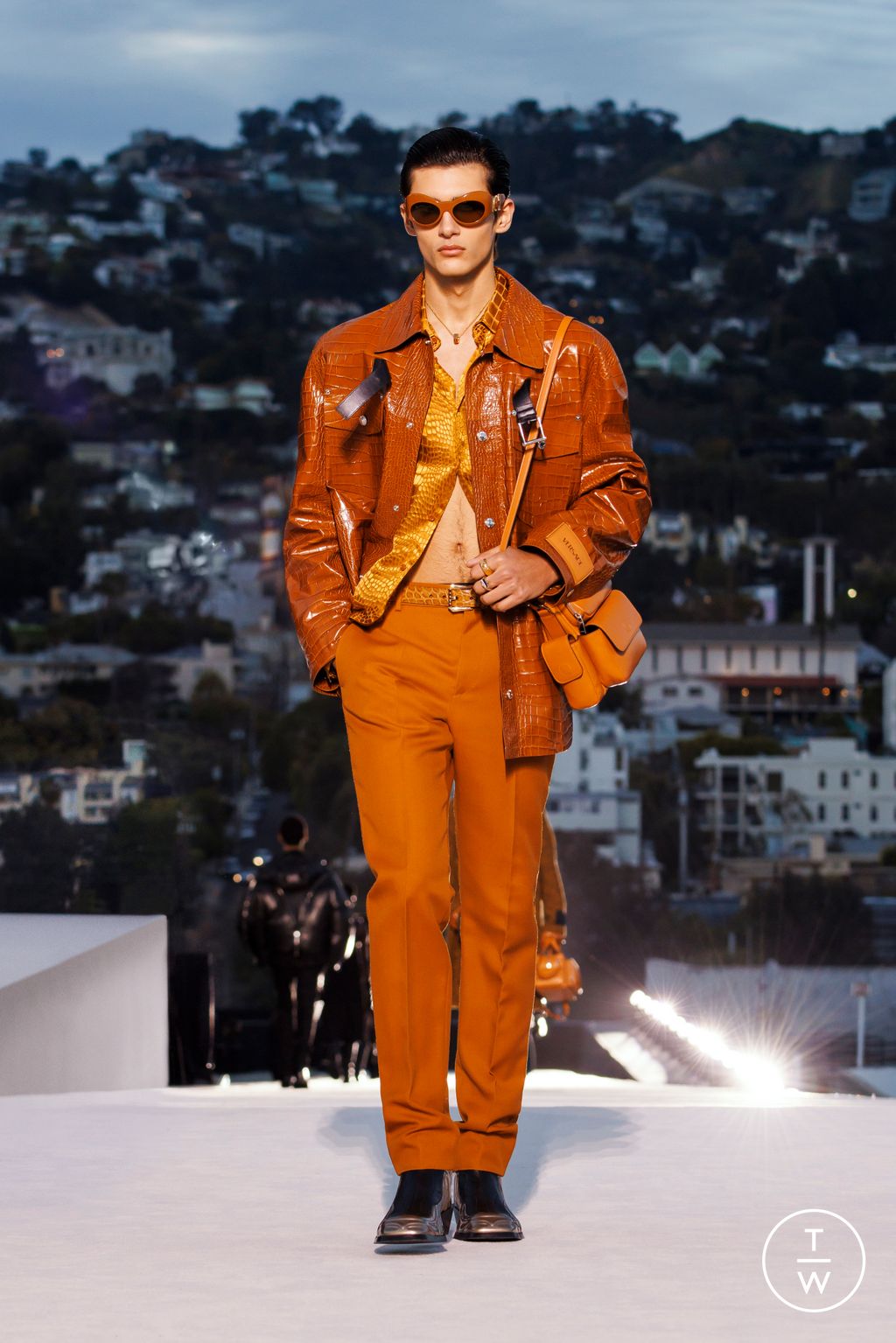 Fashion Week Milan Fall/Winter 2023 look 44 from the Versace collection womenswear
