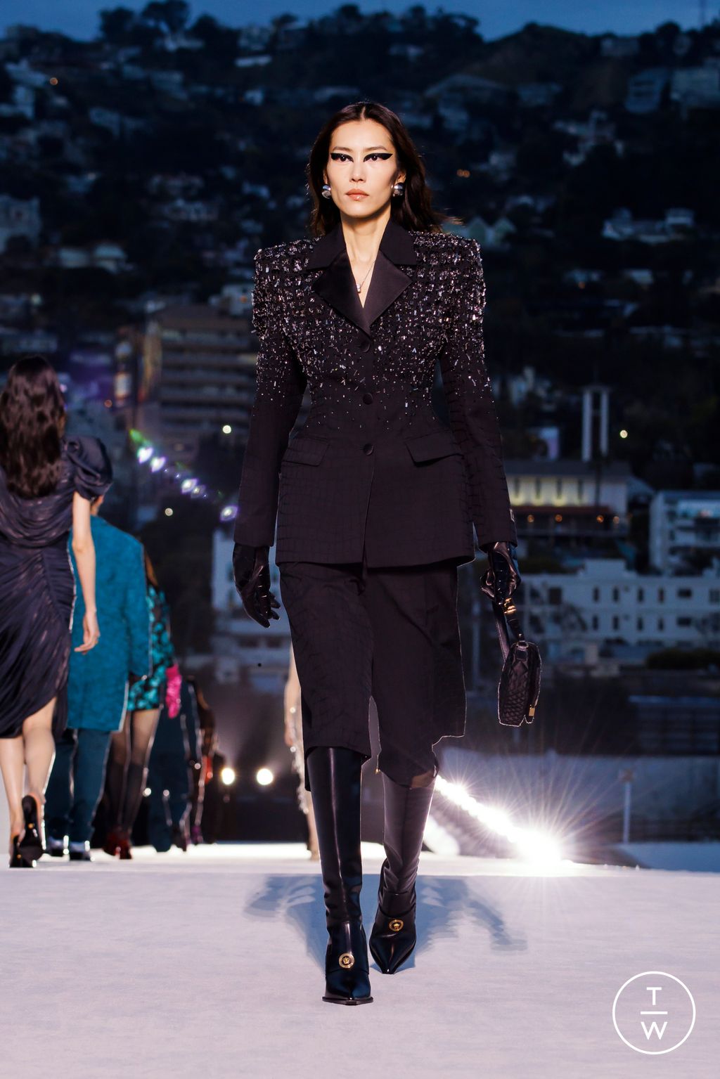 Fashion Week Milan Fall/Winter 2023 look 68 from the Versace collection 女装