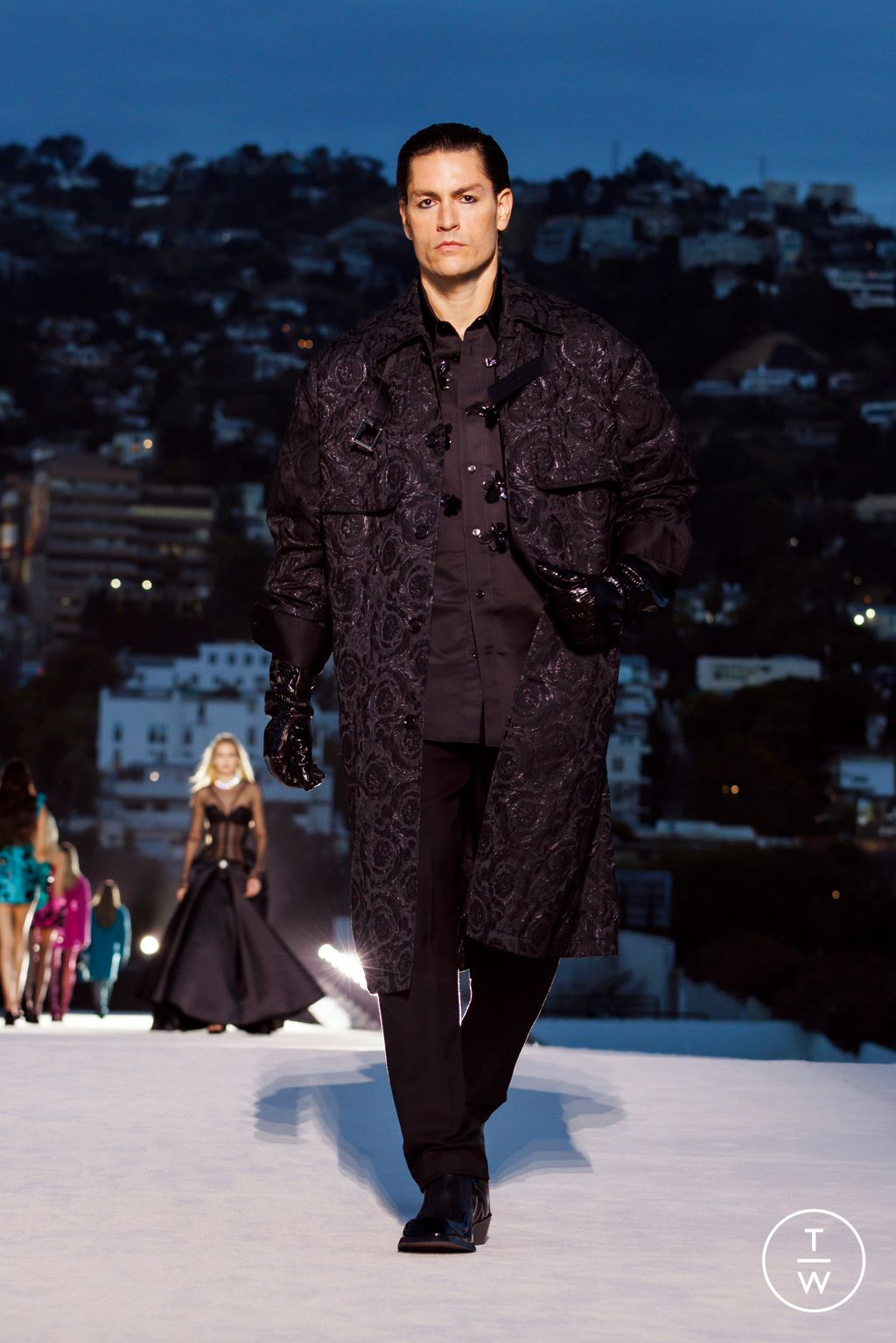 Fashion Week Milan Fall/Winter 2023 look 74 from the Versace collection womenswear