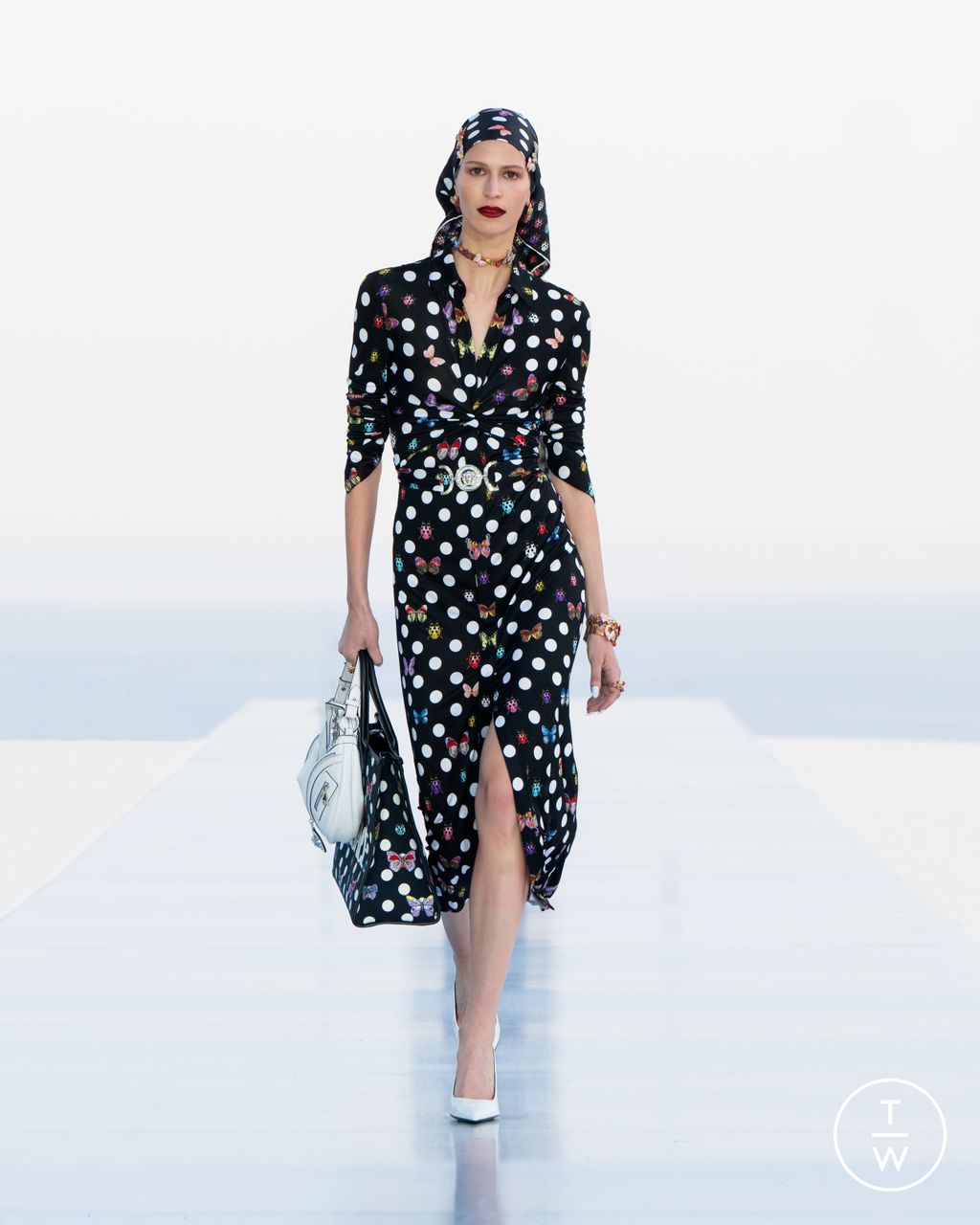 Fashion Week Milan Pre-Fall 2023 look 26 from the Versace collection 女装