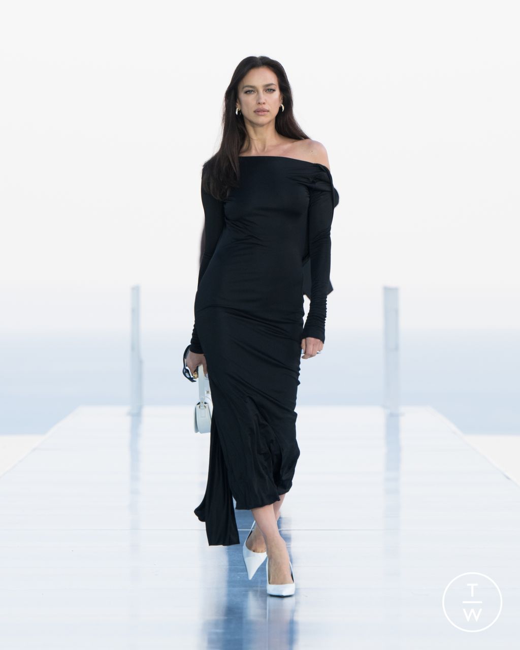 Fashion Week Milan Pre-Fall 2023 look 36 from the Versace collection 女装