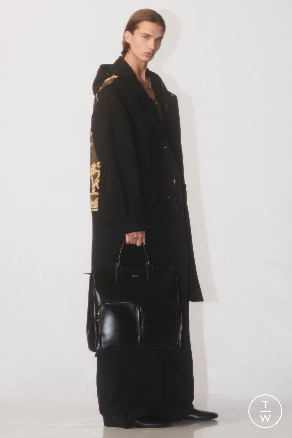 Fashion Week Milan Pre-Fall 2024 look 20 de la collection Versace menswear