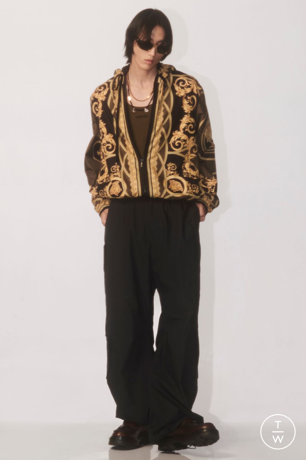 Fashion Week Milan Pre-Fall 2024 look 23 from the Versace collection 男装