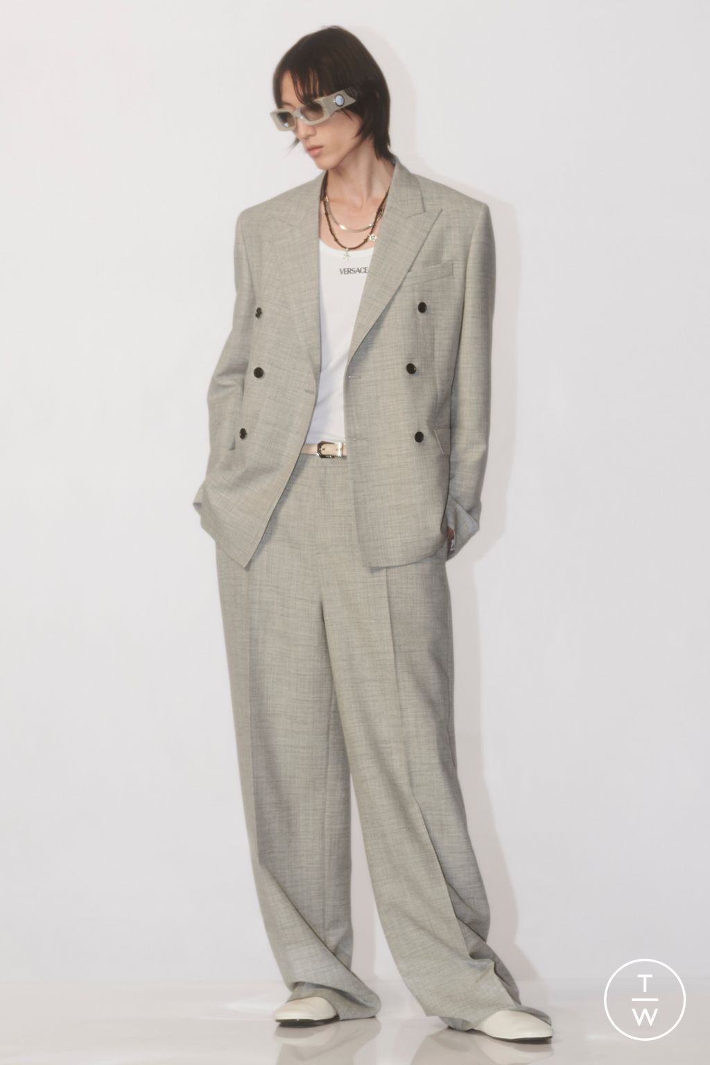 Fashion Week Milan Pre-Fall 2024 look 7 from the Versace collection 男装