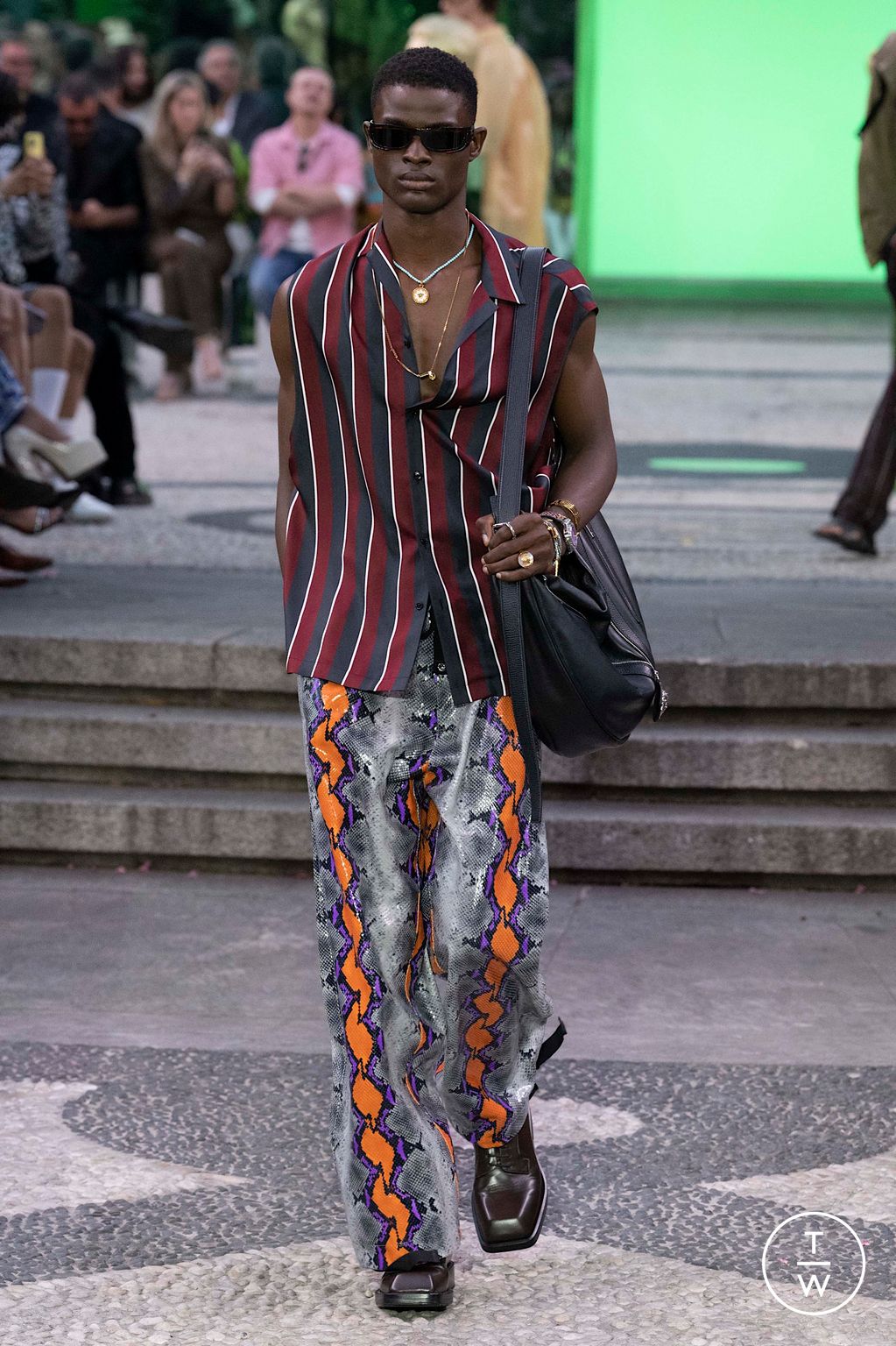 Fashion Week Milan Spring/Summer 2023 look 3 from the Versace collection menswear
