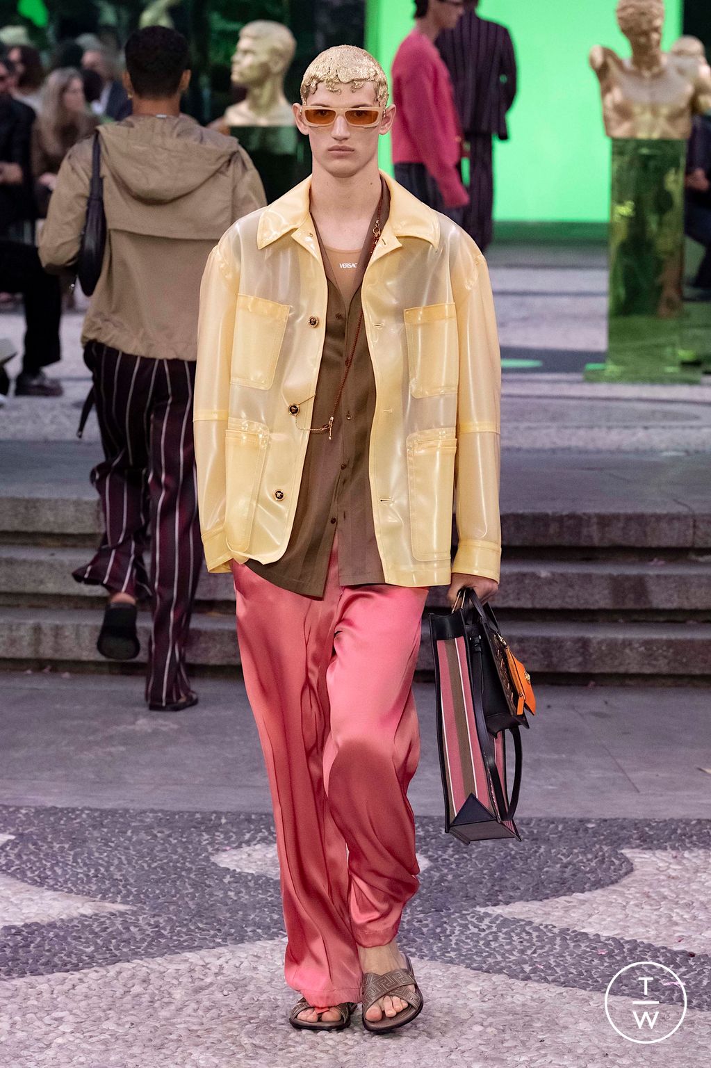 Fashion Week Milan Spring/Summer 2023 look 7 from the Versace collection menswear