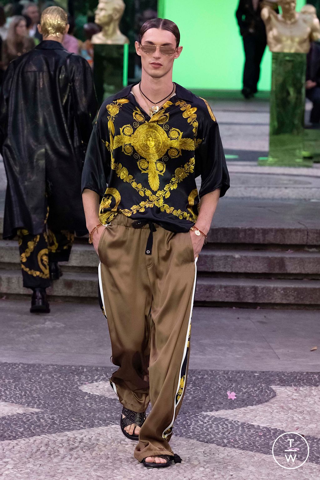 Fashion Week Milan Spring/Summer 2023 look 38 from the Versace collection menswear