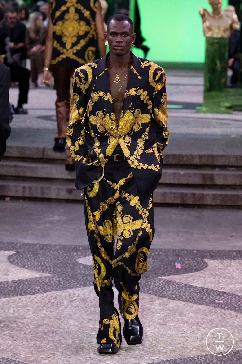 Fashion Week Milan Spring/Summer 2023 look 41 from the Versace collection menswear