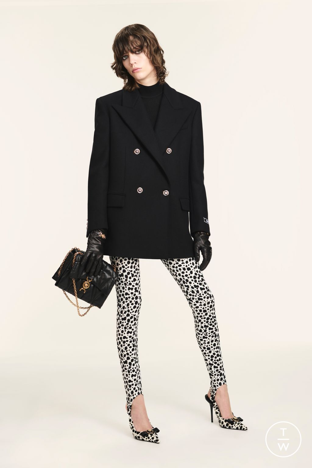 Fashion Week Milan Resort 2025 look 1 from the Versace collection womenswear