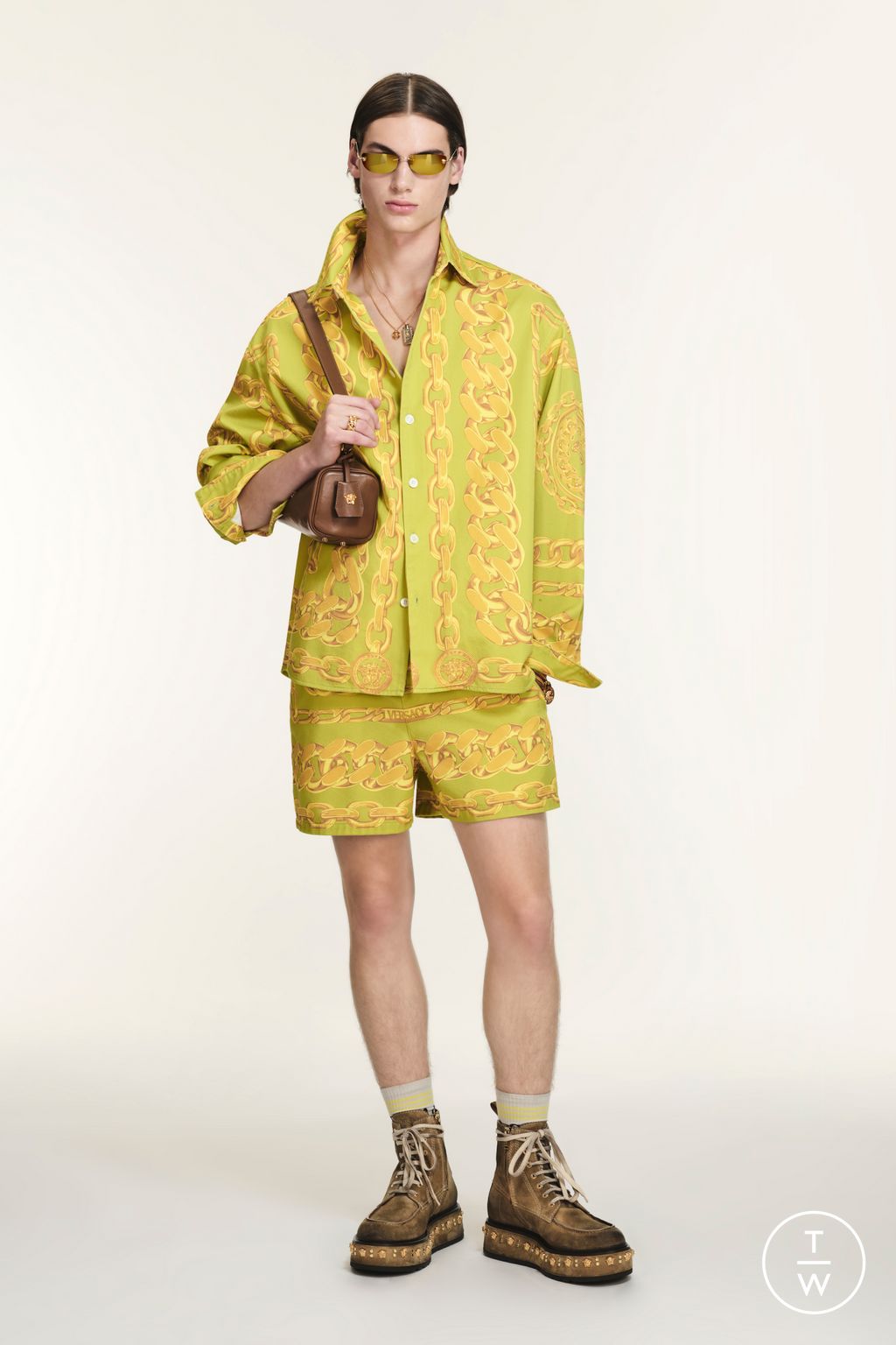Fashion Week Milan Resort 2025 look 11 from the Versace collection 男装