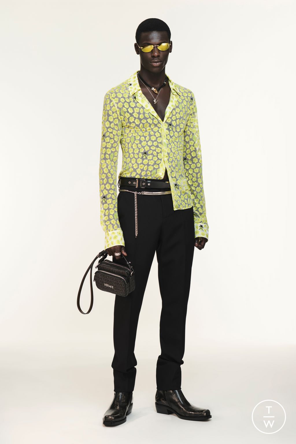 Fashion Week Milan Resort 2025 look 18 de la collection Versace menswear