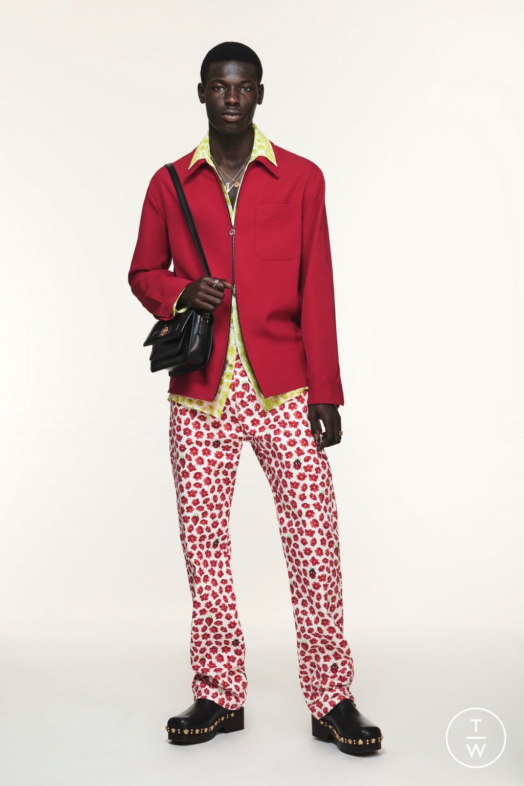 Fashion Week Milan Resort 2025 look 19 from the Versace collection menswear
