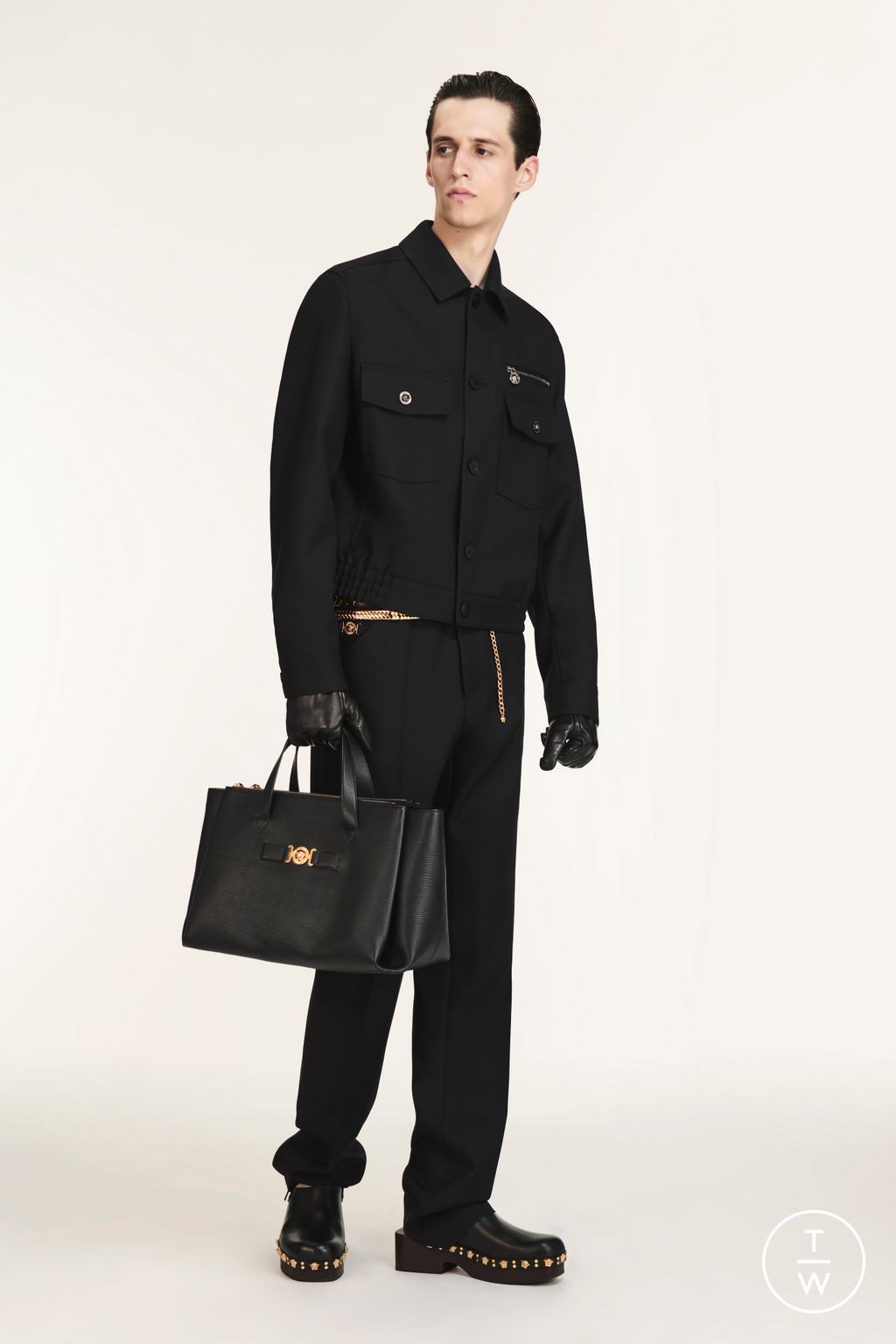Fashion Week Milan Resort 2025 look 8 from the Versace collection menswear