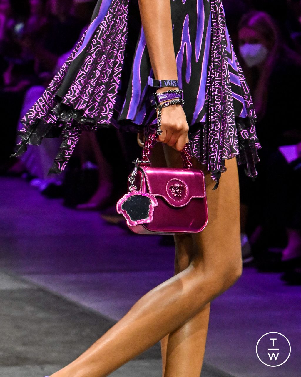 Fashion Week Milan Spring/Summer 2023 look 20 from the Versace collection womenswear accessories