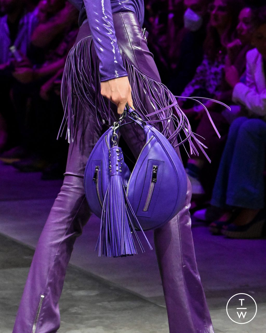 Fashion Week Milan Spring/Summer 2023 look 22 from the Versace collection womenswear accessories