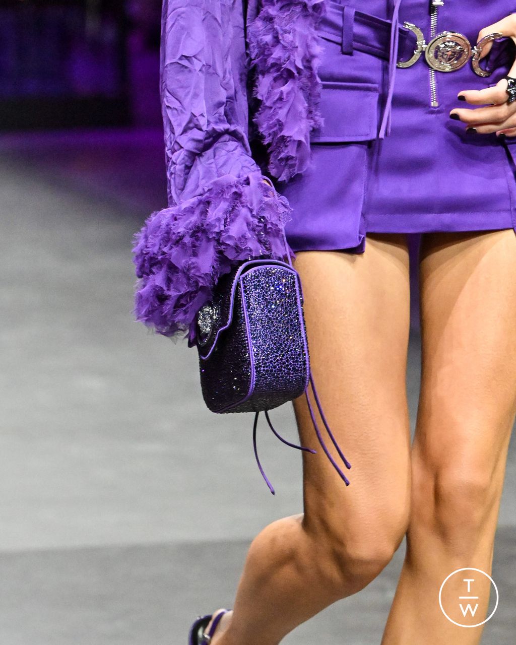 Fashion Week Milan Spring/Summer 2023 look 25 de la collection Versace womenswear accessories