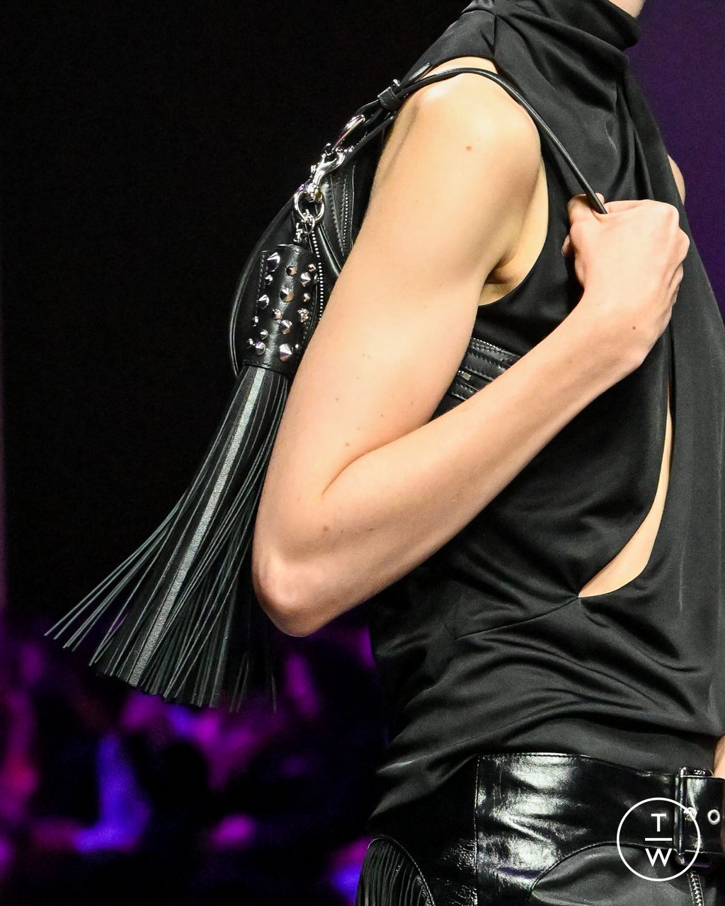 Fashion Week Milan Spring/Summer 2023 look 5 from the Versace collection womenswear accessories