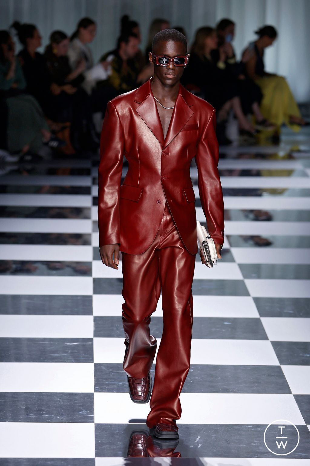 Fashion Week Milan Spring/Summer 2024 look 12 from the Versace collection 女装