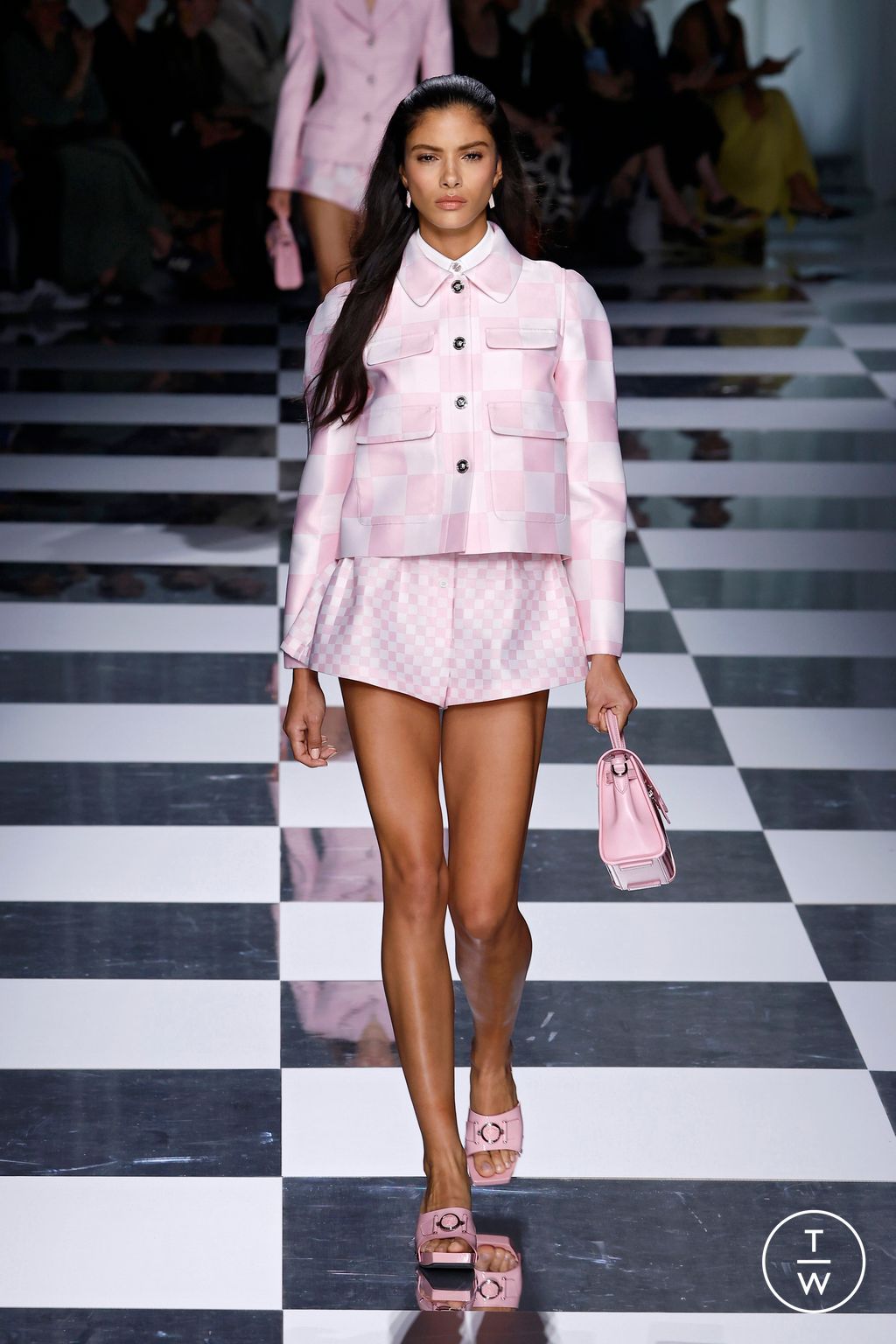 Fashion Week Milan Spring/Summer 2024 look 27 from the Versace collection womenswear