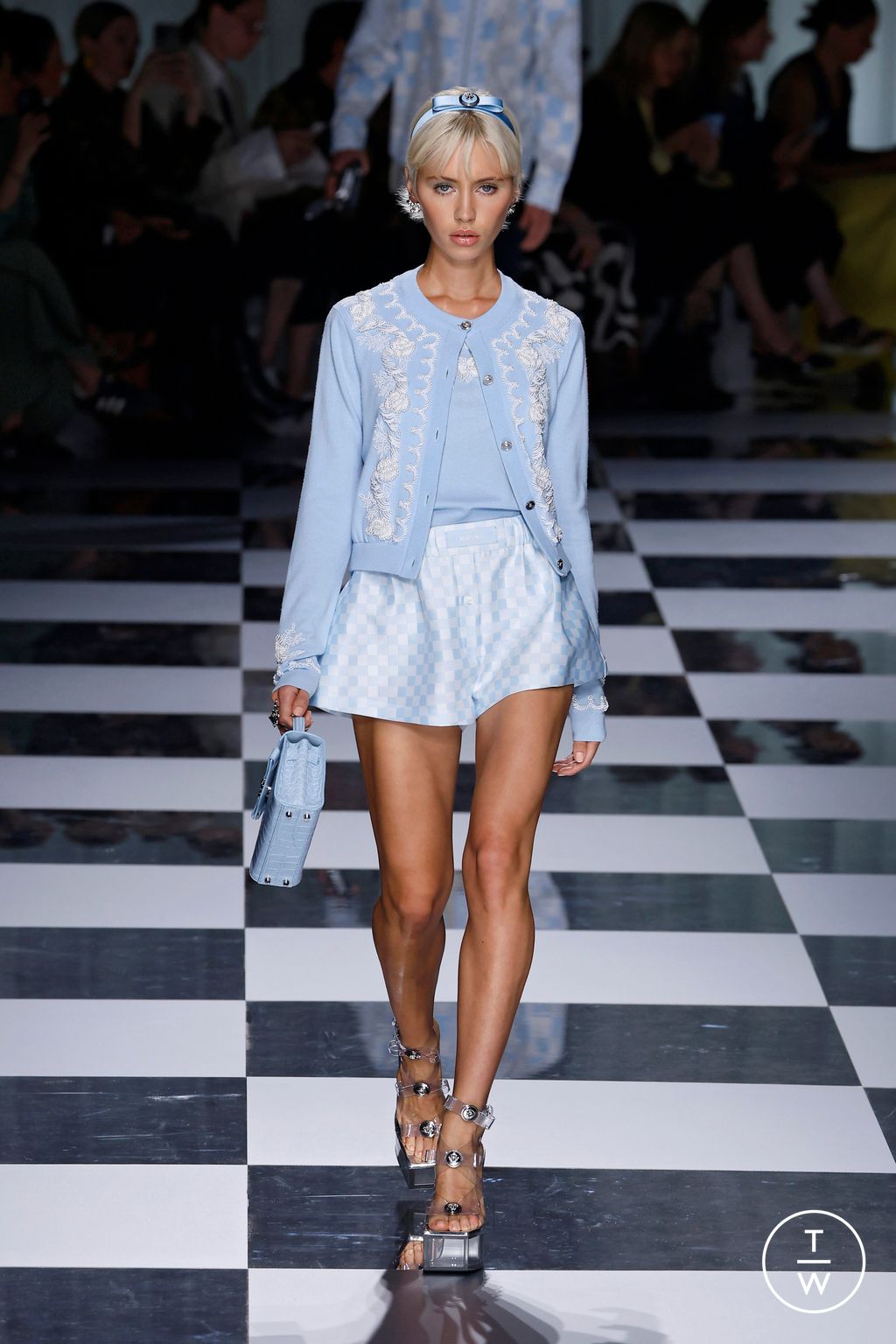 Fashion Week Milan Spring/Summer 2024 look 32 from the Versace collection 女装