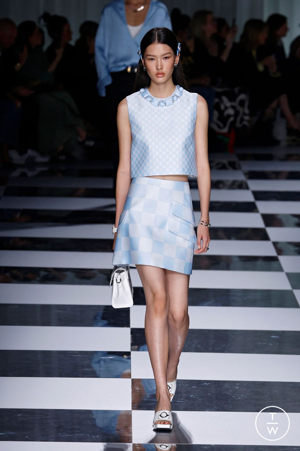 Fashion Week Milan Spring/Summer 2024 look 34 from the Versace collection 女装