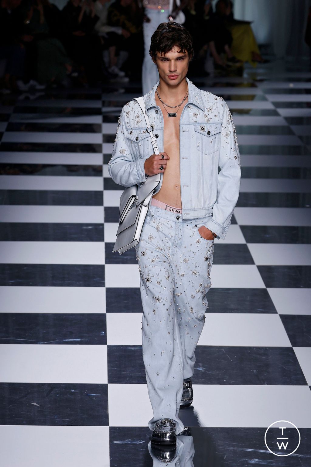 Fashion Week Milan Spring/Summer 2024 look 37 from the Versace collection 女装