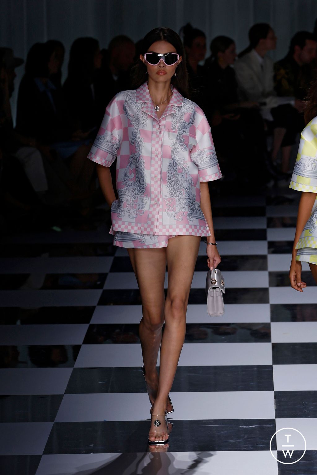Fashion Week Milan Spring/Summer 2024 look 43 from the Versace collection 女装