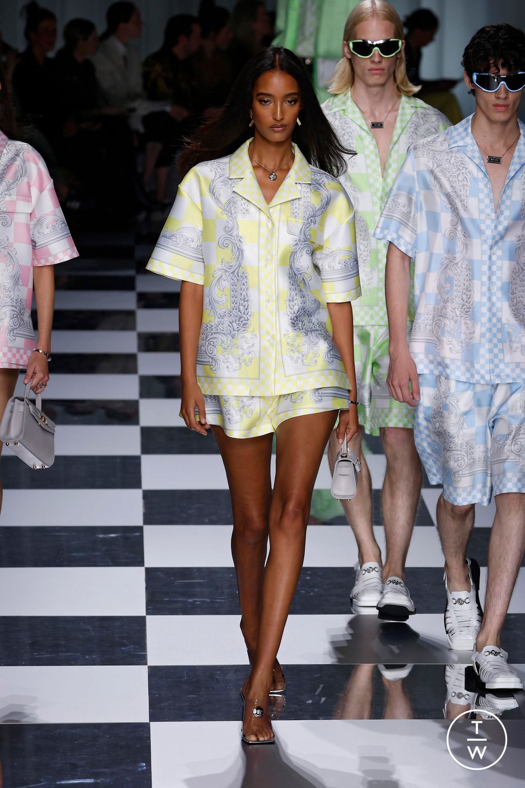 Fashion Week Milan Spring/Summer 2024 look 44 from the Versace collection 女装