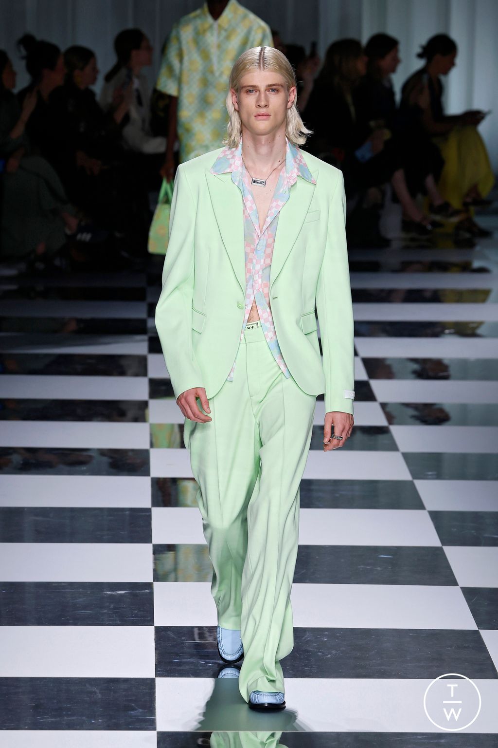 Fashion Week Milan Spring/Summer 2024 look 54 from the Versace collection 女装