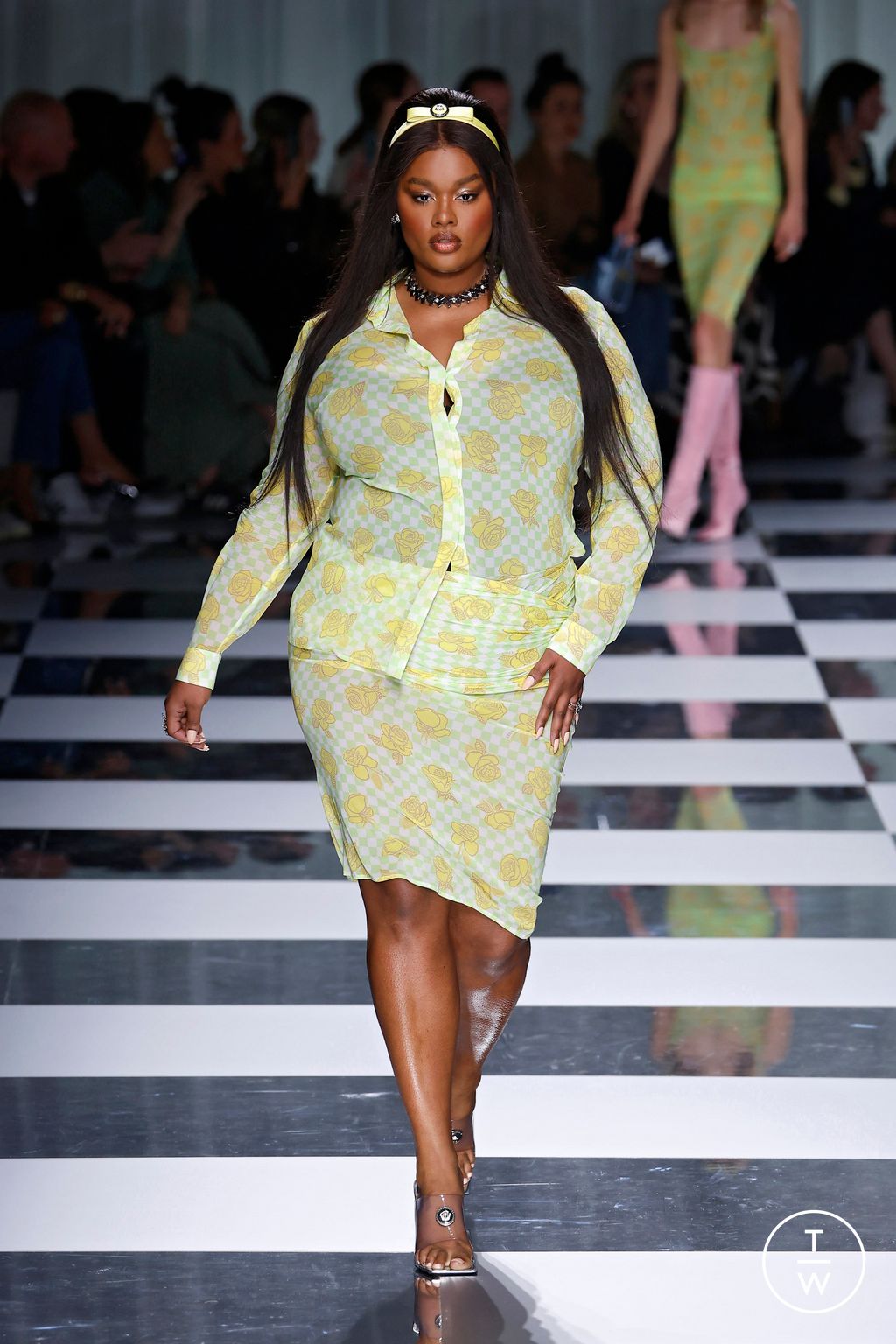 Fashion Week Milan Spring/Summer 2024 look 56 from the Versace collection 女装