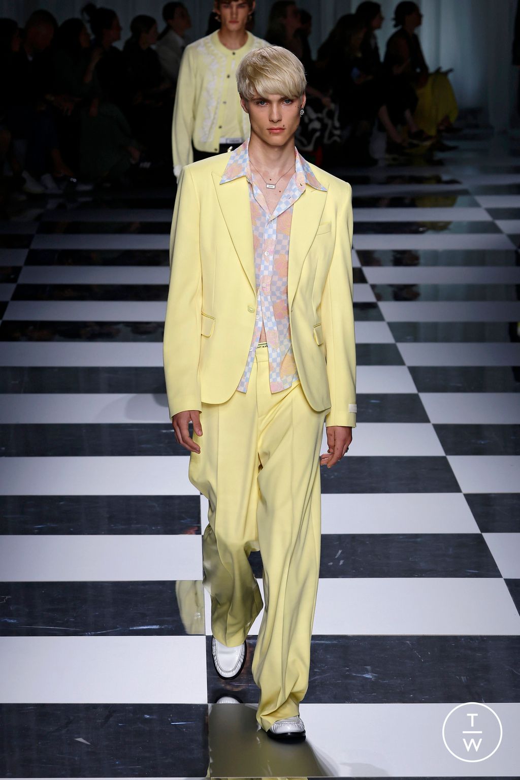 Fashion Week Milan Spring/Summer 2024 look 60 from the Versace collection 女装