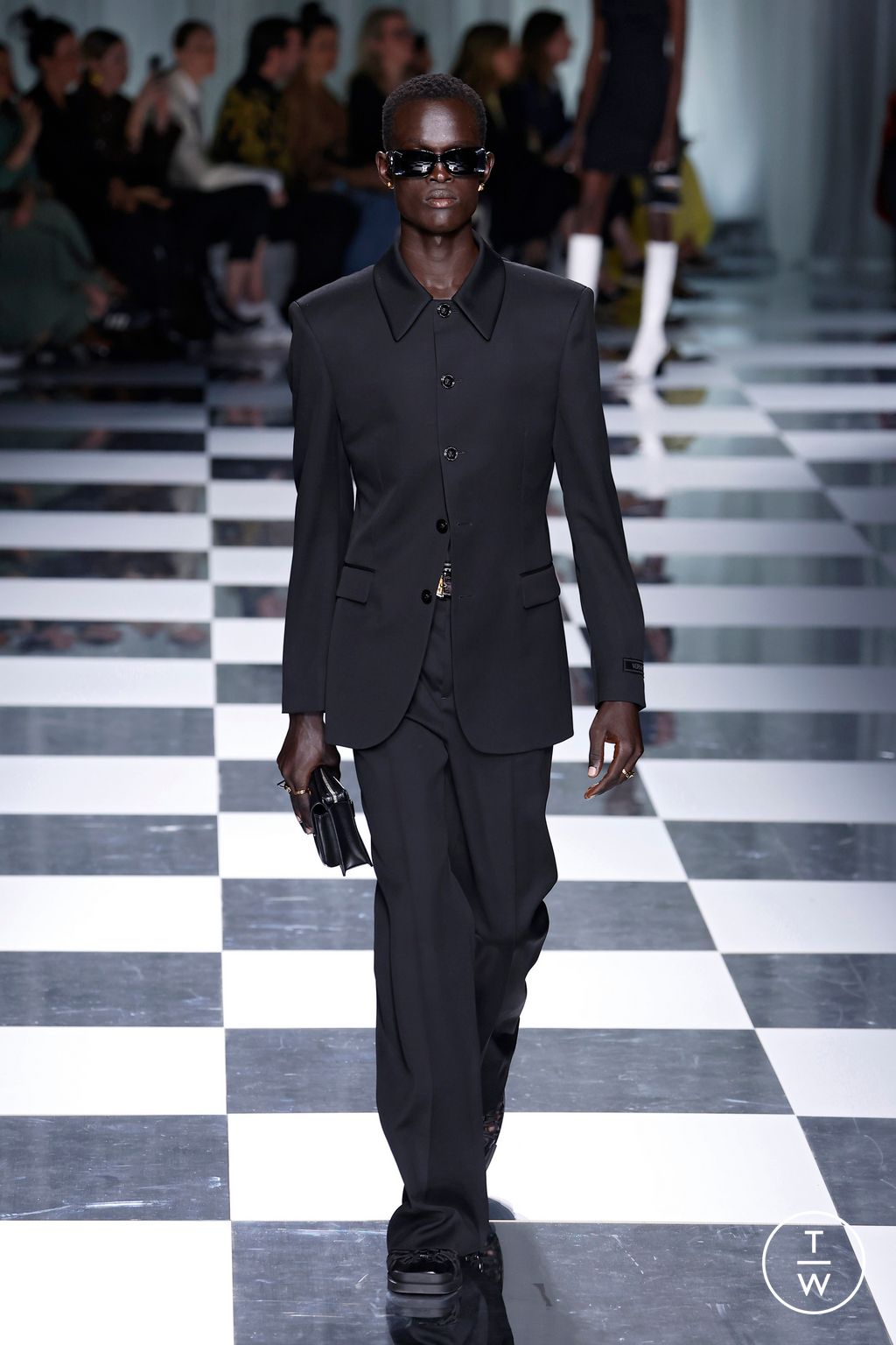 Fashion Week Milan Spring/Summer 2024 look 66 from the Versace collection 女装
