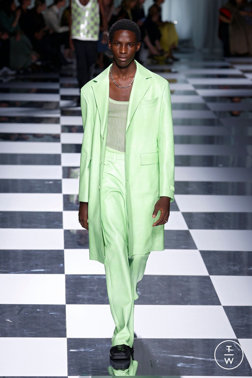Fashion Week Milan Spring/Summer 2024 look 72 from the Versace collection 女装