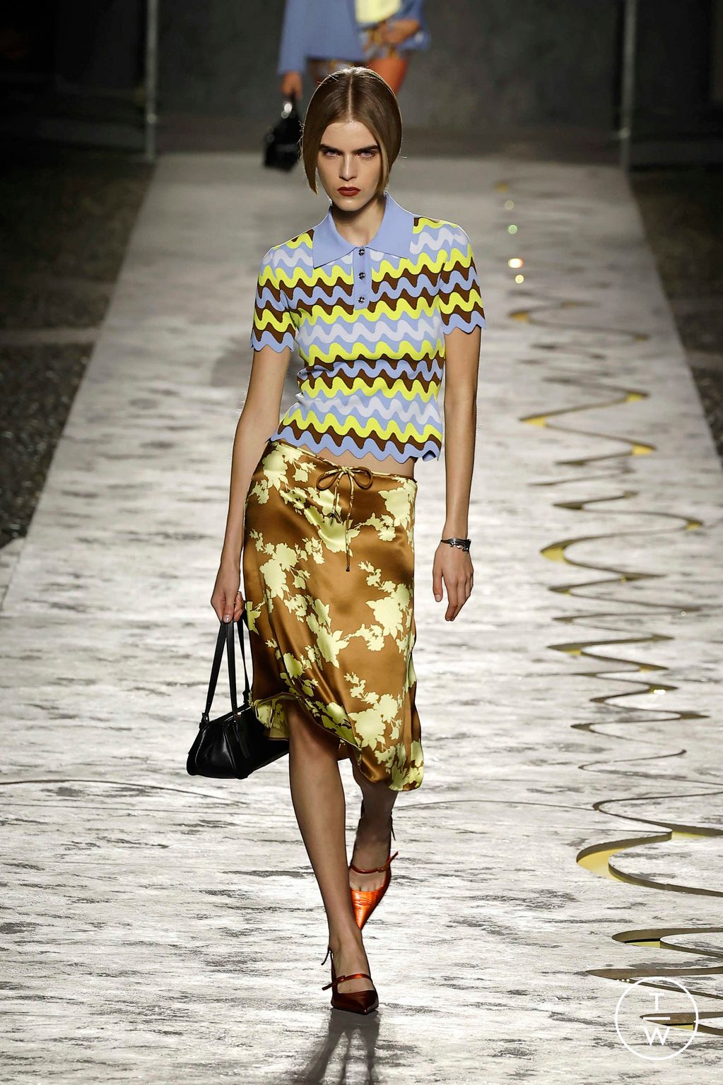 Fashion Week Milan Spring/Summer 2025 look 2 from the Versace collection womenswear