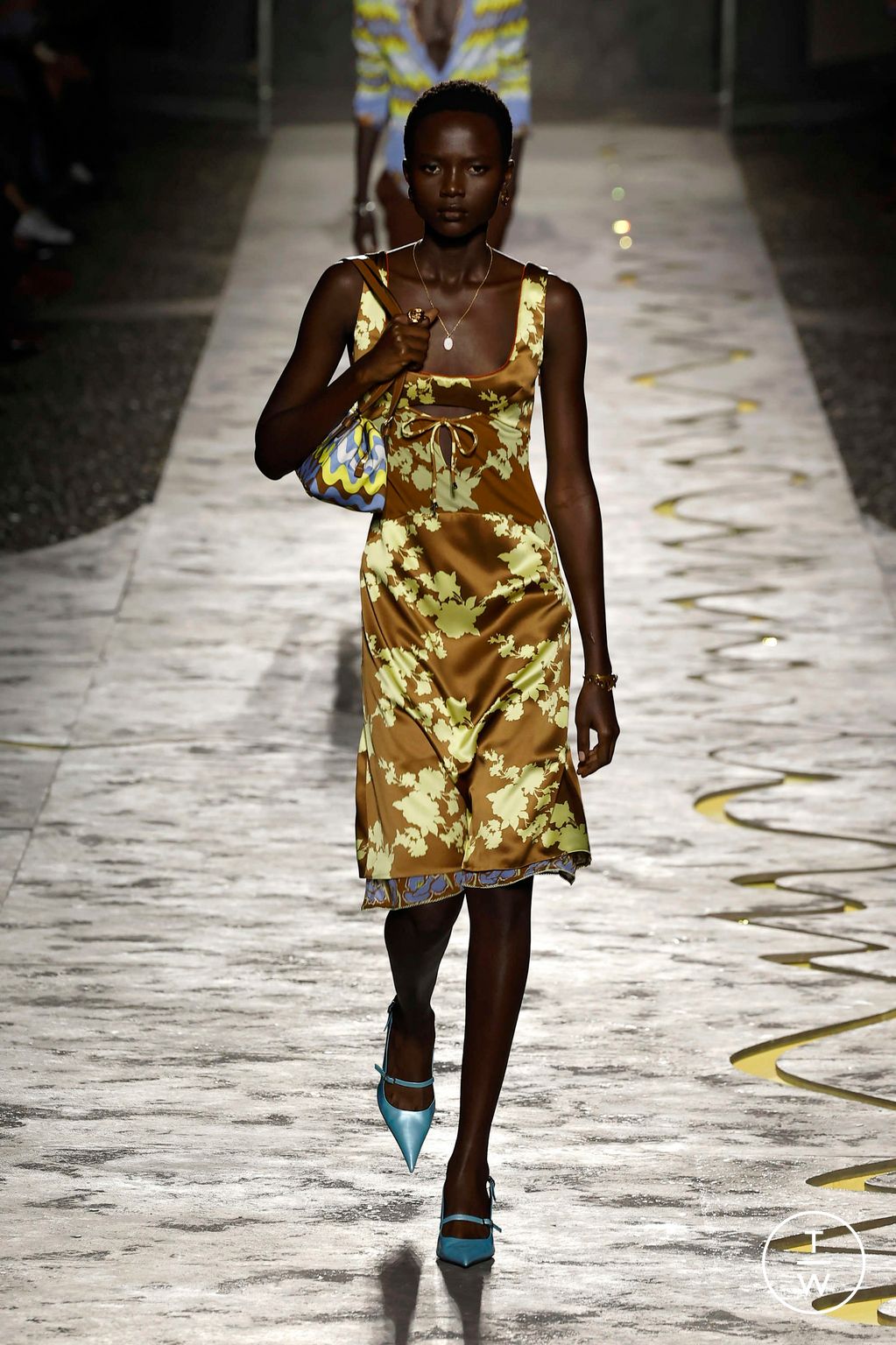 Fashion Week Milan Spring/Summer 2025 look 4 from the Versace collection womenswear