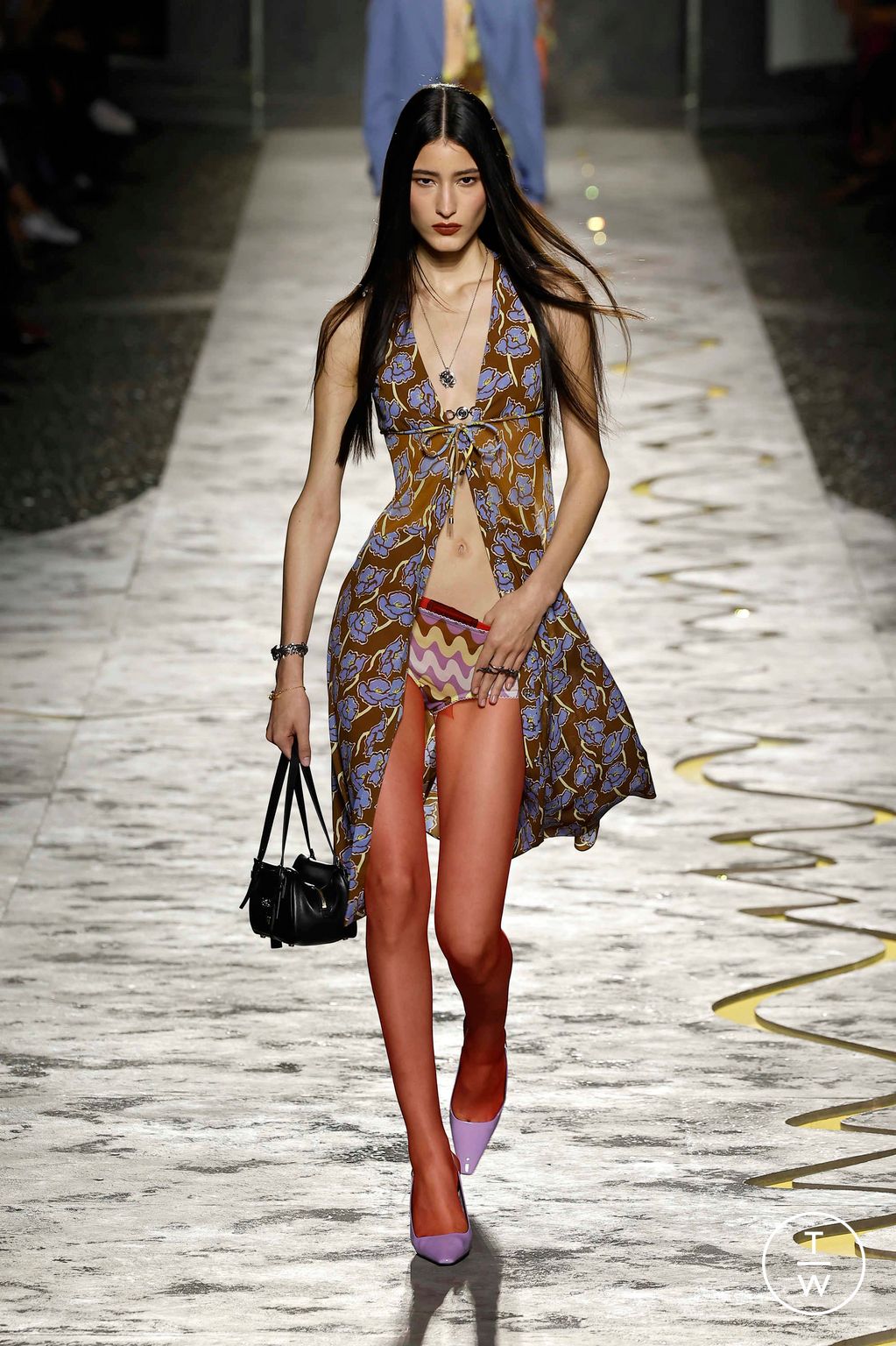 Fashion Week Milan Spring-Summer 2025 look 10 from the Versace collection womenswear
