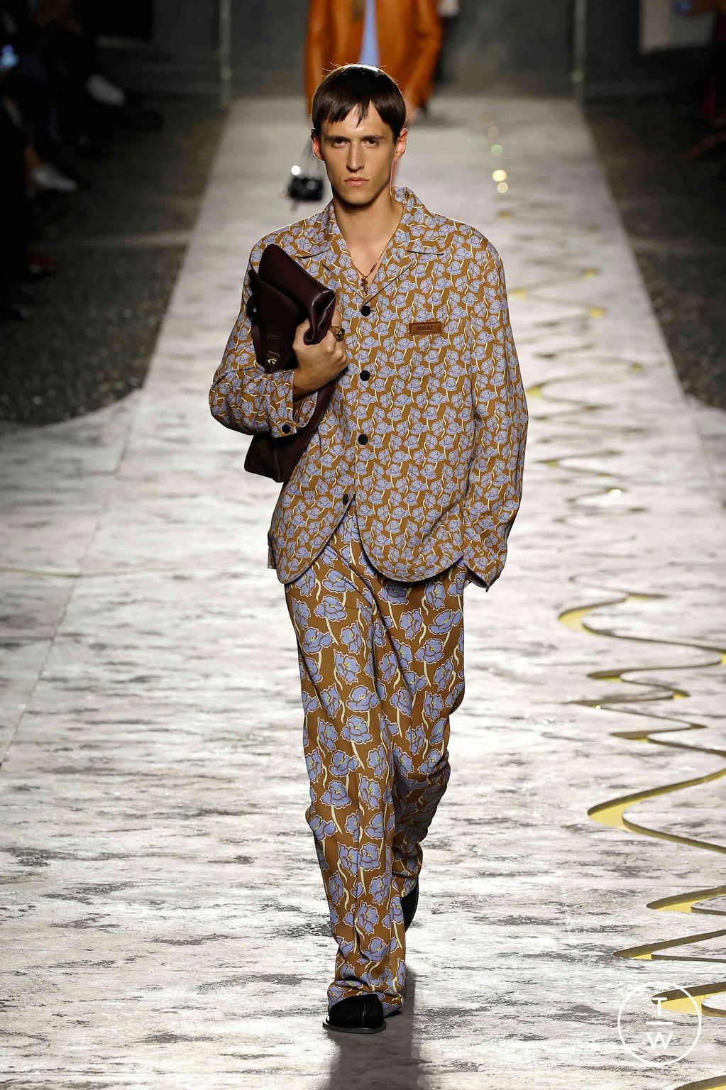 Fashion Week Milan Spring/Summer 2025 look 18 from the Versace collection womenswear