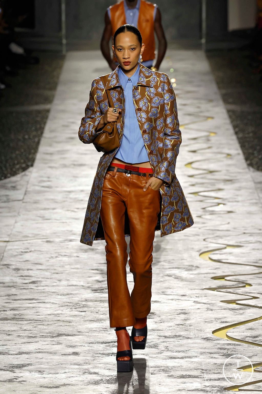 Fashion Week Milan Spring/Summer 2025 look 22 from the Versace collection womenswear