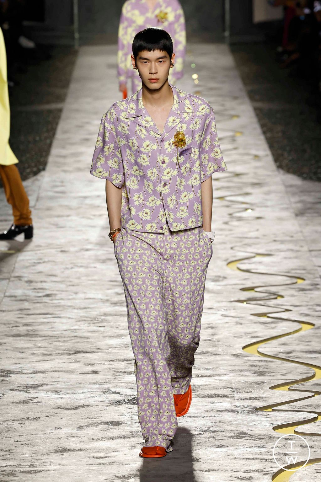 Fashion Week Milan Spring-Summer 2025 look 45 from the Versace collection womenswear