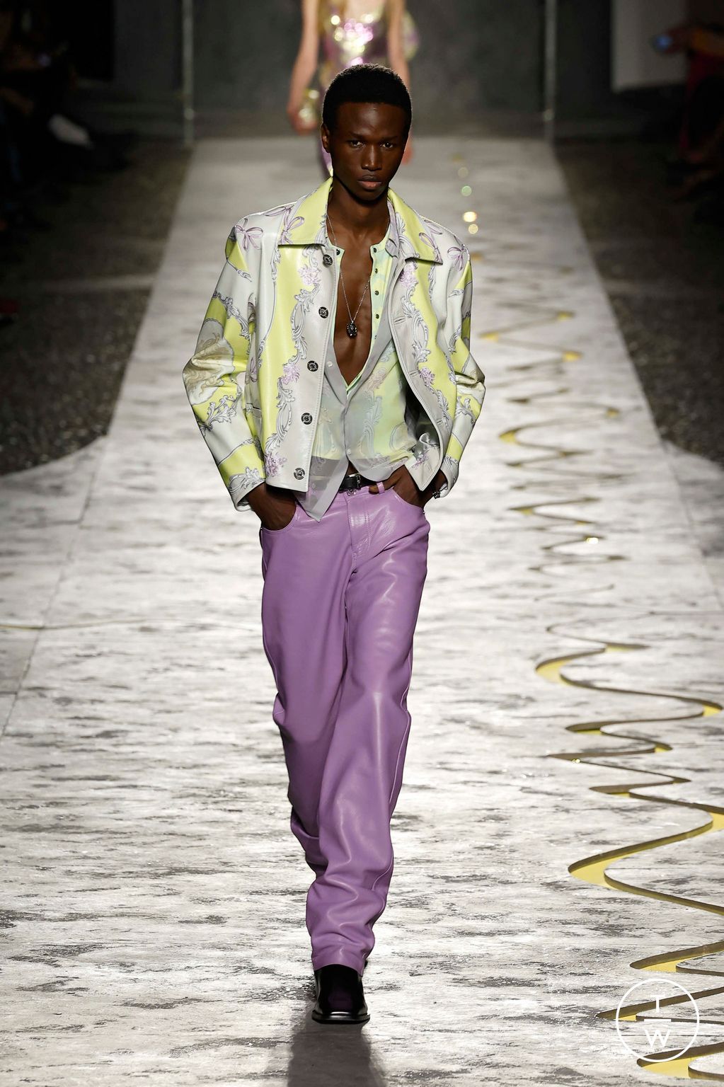 Fashion Week Milan Spring-Summer 2025 look 60 from the Versace collection womenswear