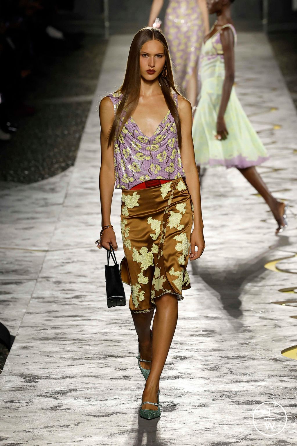 Fashion Week Milan Spring/Summer 2025 look 64 from the Versace collection womenswear