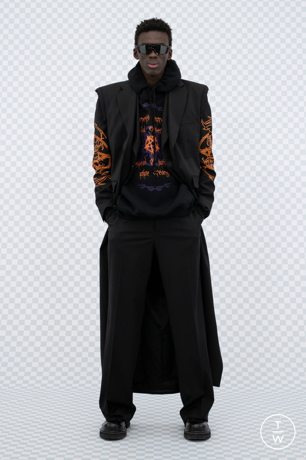 Fashion Week Paris Spring/Summer 2022 look 11 from the VETEMENTS collection 女装