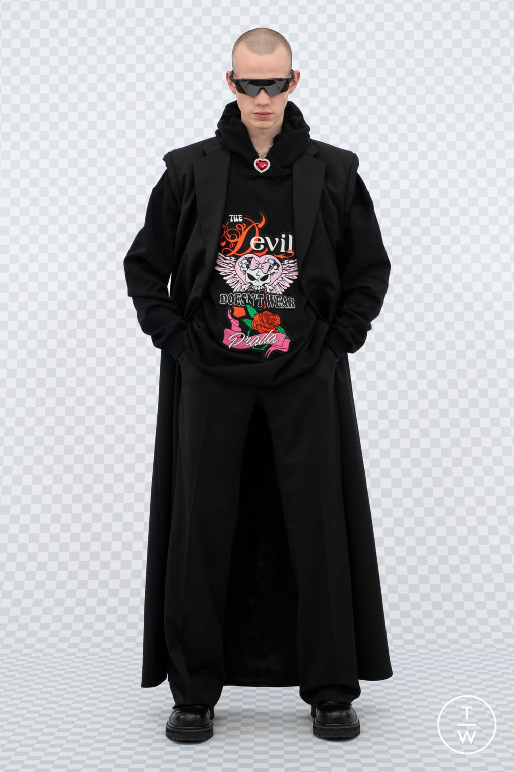 Fashion Week Paris Spring/Summer 2022 look 15 from the VETEMENTS collection 女装