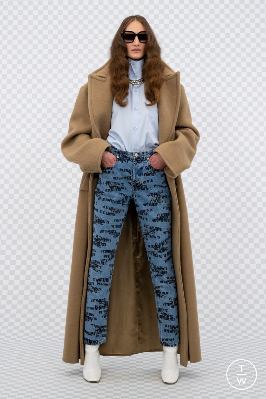 Fashion Week Paris Spring/Summer 2022 look 111 from the VETEMENTS collection womenswear