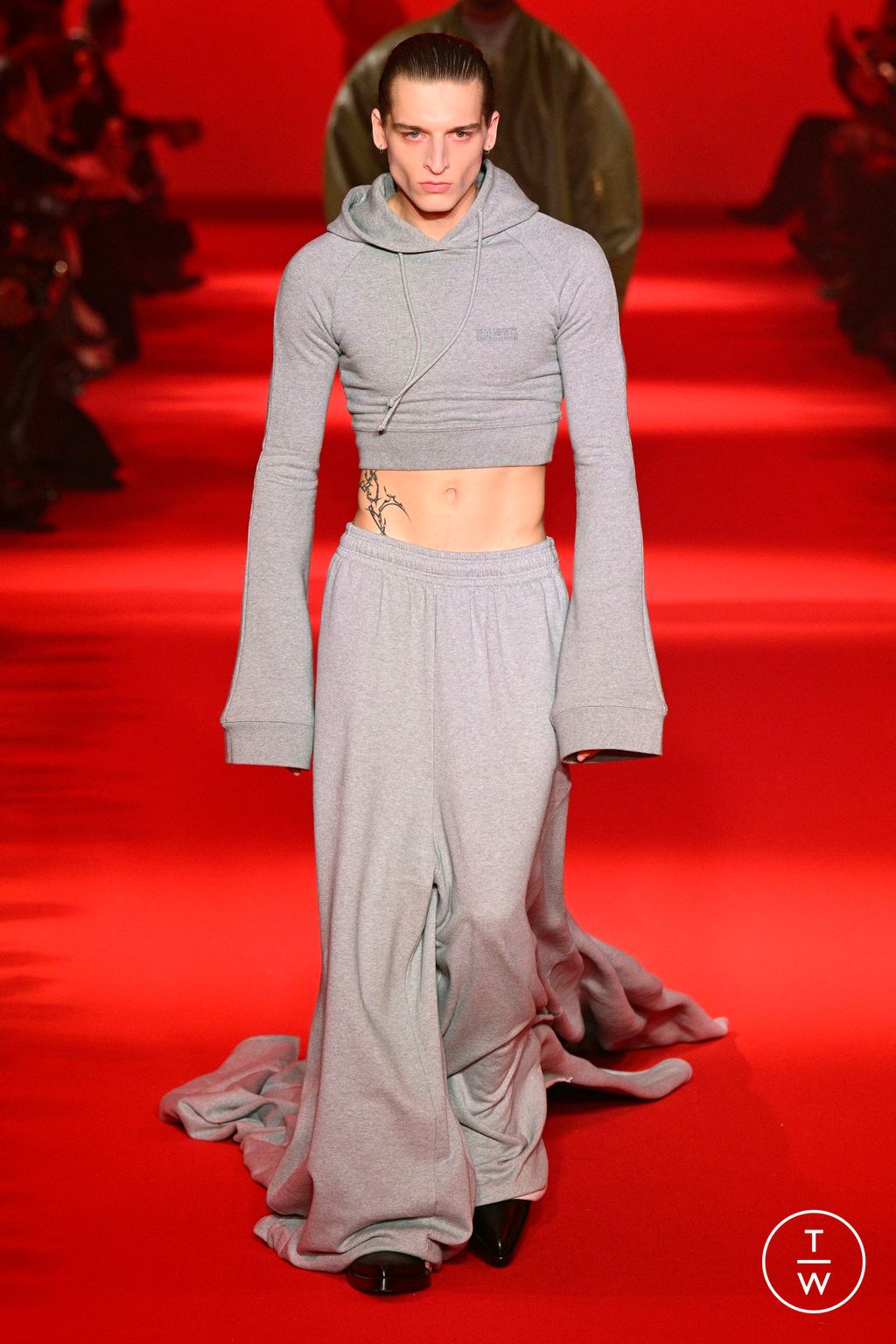 Fashion Week Paris Fall/Winter 2024 look 38 de la collection VETEMENTS womenswear