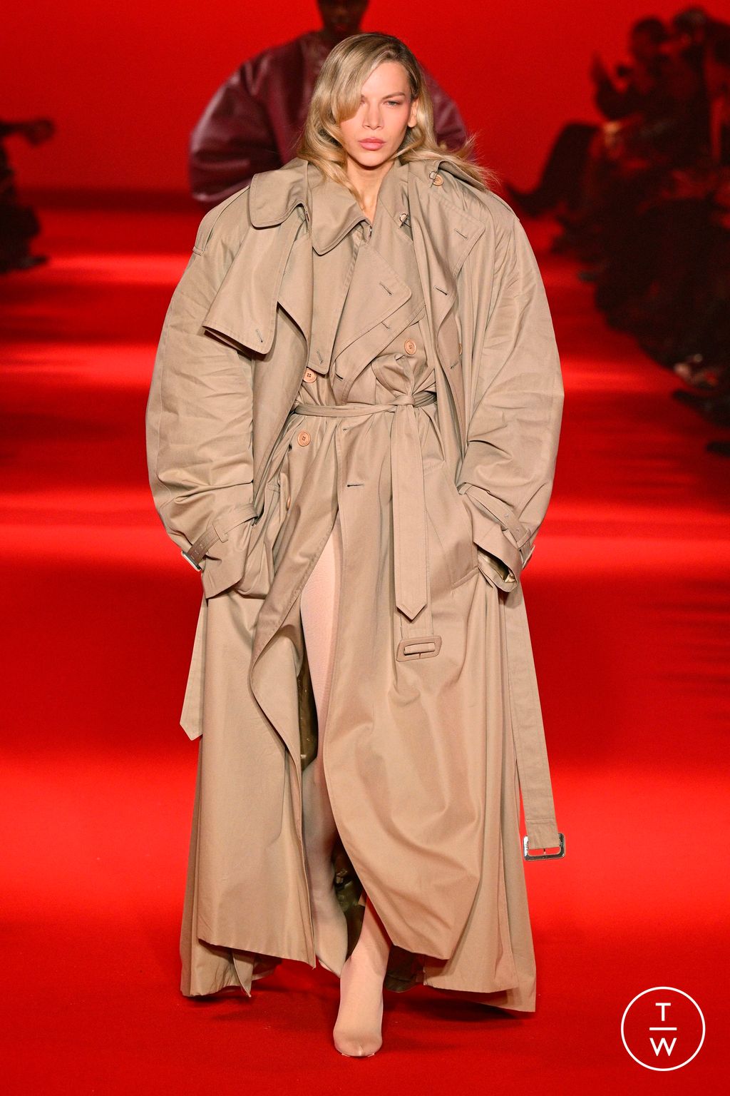 Fashion Week Paris Fall/Winter 2024 look 42 from the VETEMENTS collection womenswear