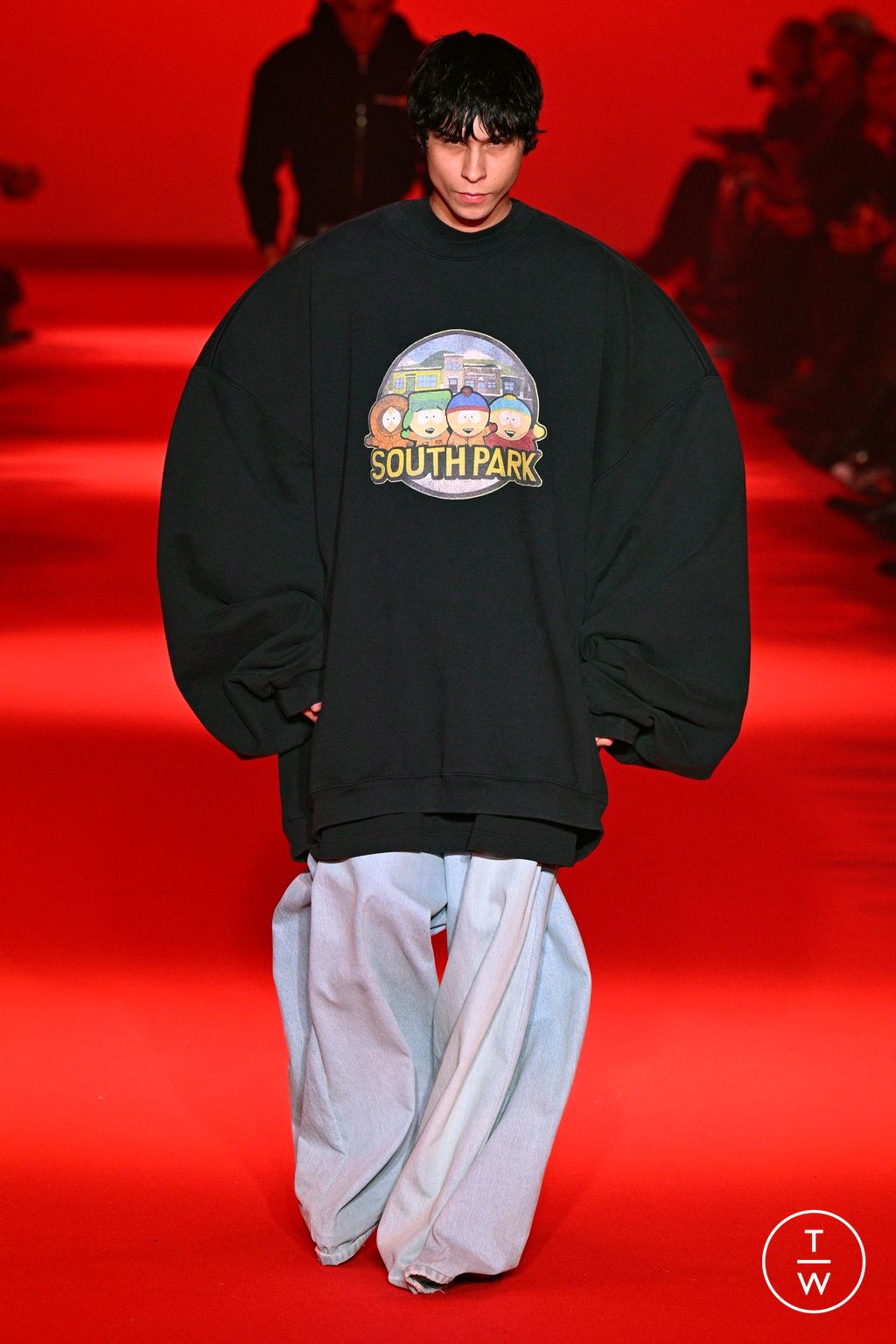 Fashion Week Paris Fall/Winter 2024 look 52 from the VETEMENTS collection 女装
