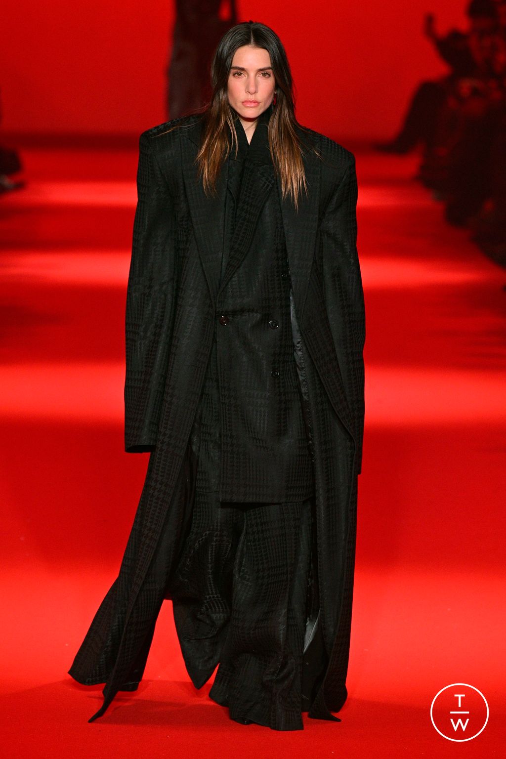Fashion Week Paris Fall/Winter 2024 look 65 from the VETEMENTS collection 女装