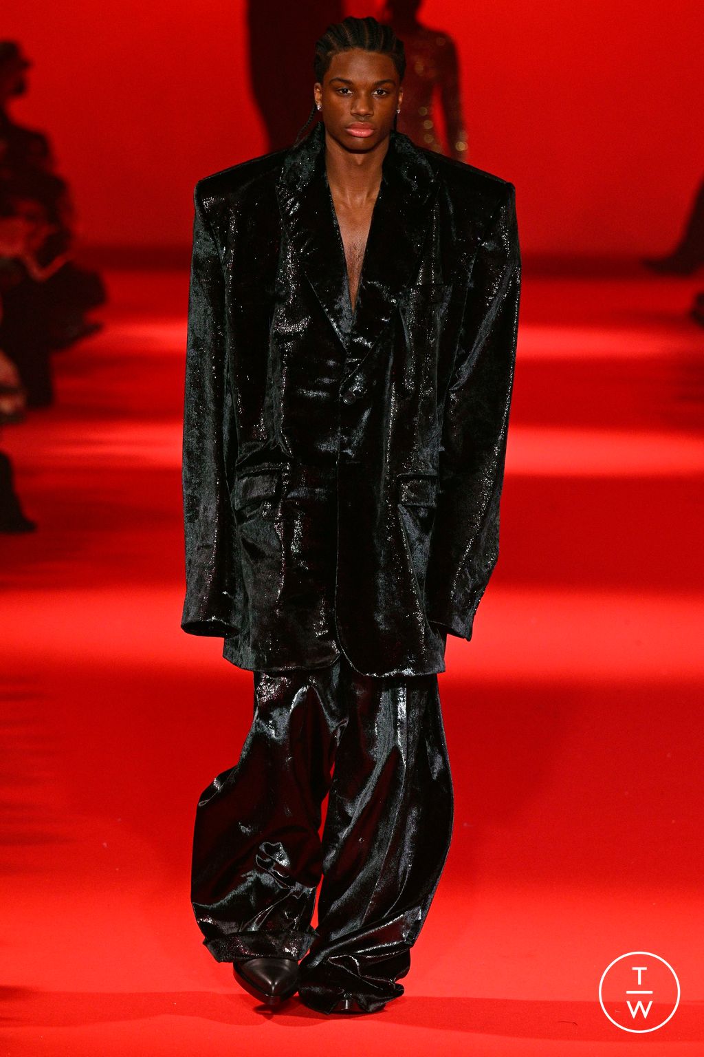 Fashion Week Paris Fall/Winter 2024 look 78 from the VETEMENTS collection womenswear