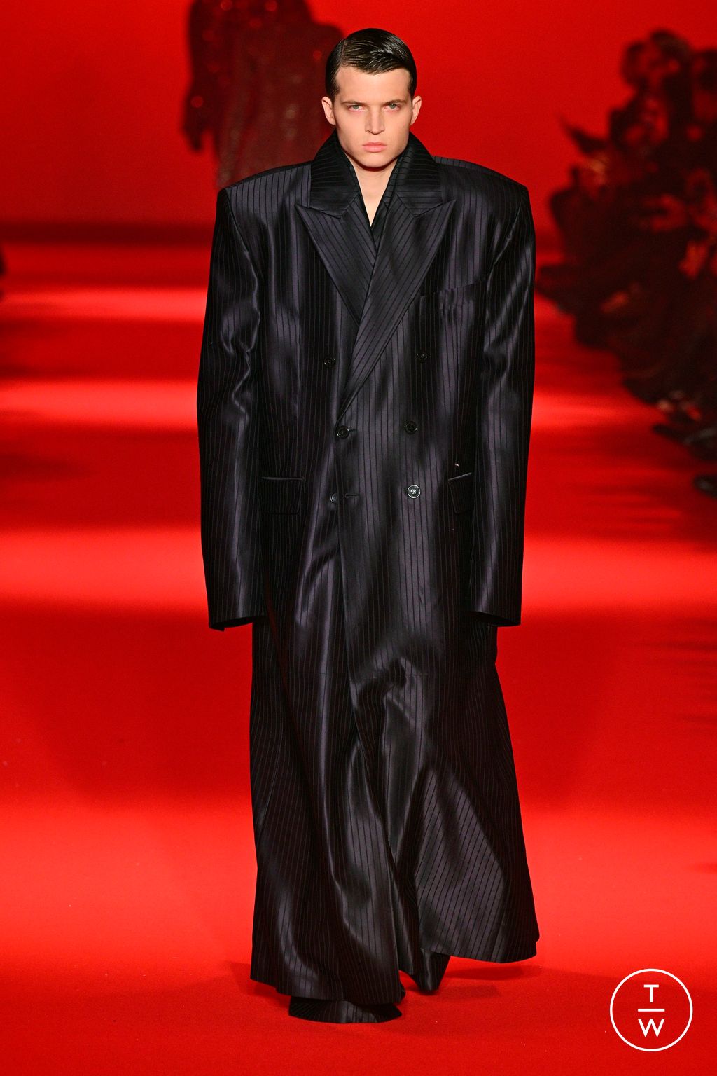 Fashion Week Paris Fall/Winter 2024 look 80 from the VETEMENTS collection 女装